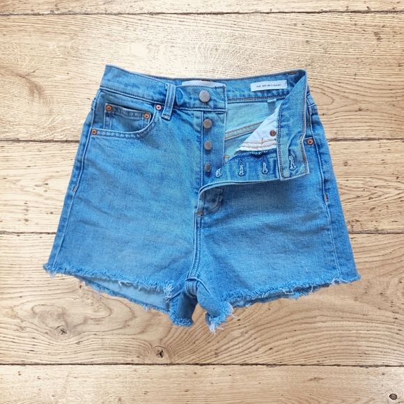 Denim Forum Aritzia Women's The '50s Arlo Short Hi-Rise Medium Wash Denim Shorts - Picture 7 of 16